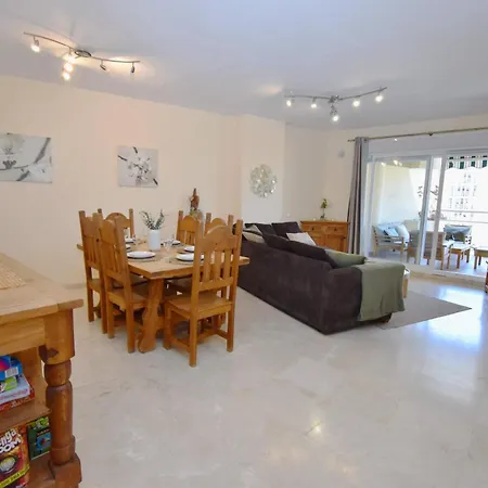 3br Pool Parking Sleeps 7 *