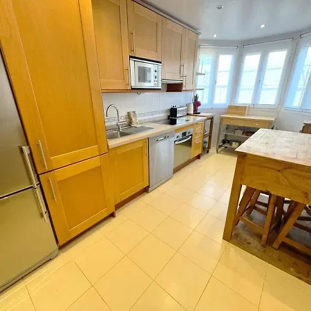 3br Pool Parking Sleeps 7 *