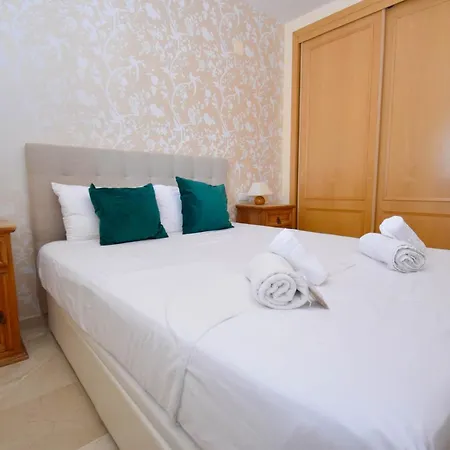 3br Pool Parking Sleeps 7 *