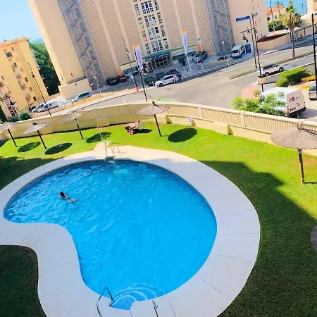 3br Pool Parking Sleeps 7 아파트
